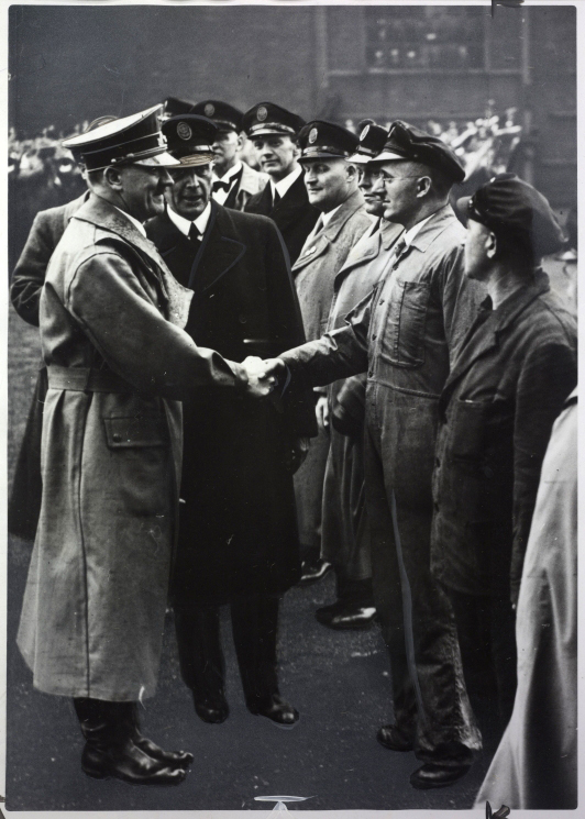 Hitler greets naval workers in Hamburg
